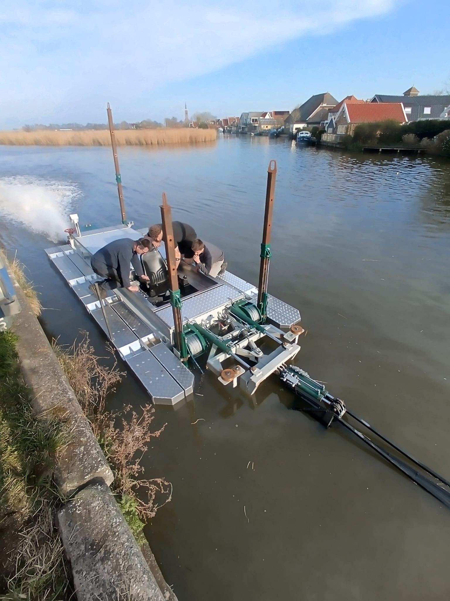 Elektrische Baggerboot JP Schilder