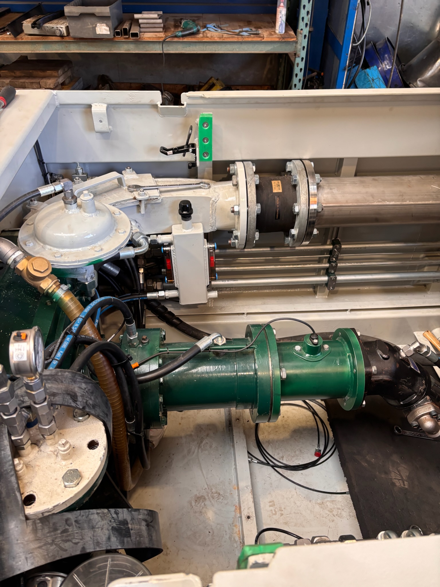 Hoogvoltage accupakket in baggerboot.