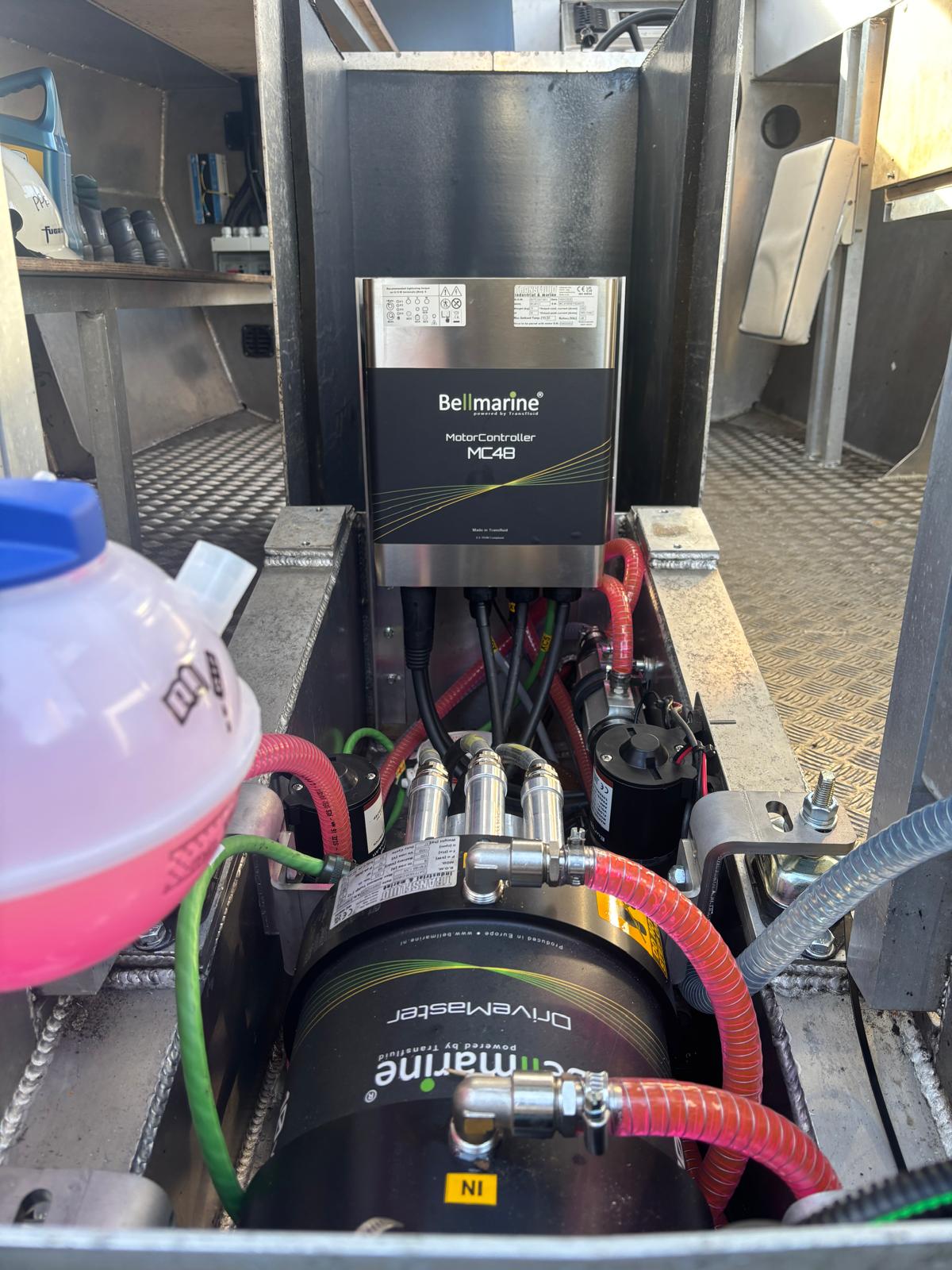 Elektrische werkboot door E-WERF