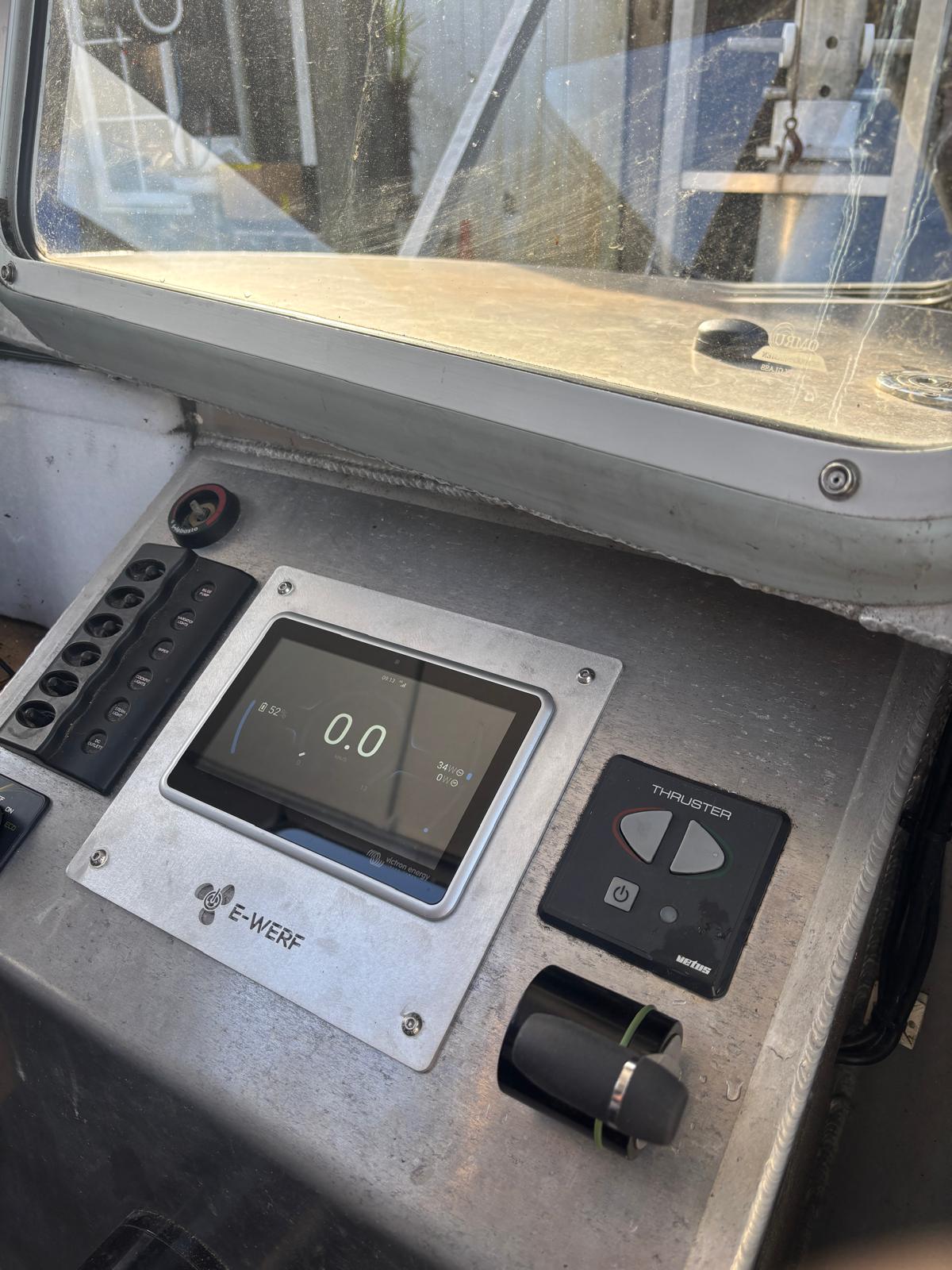 Elektrische werkboot door E-WERF