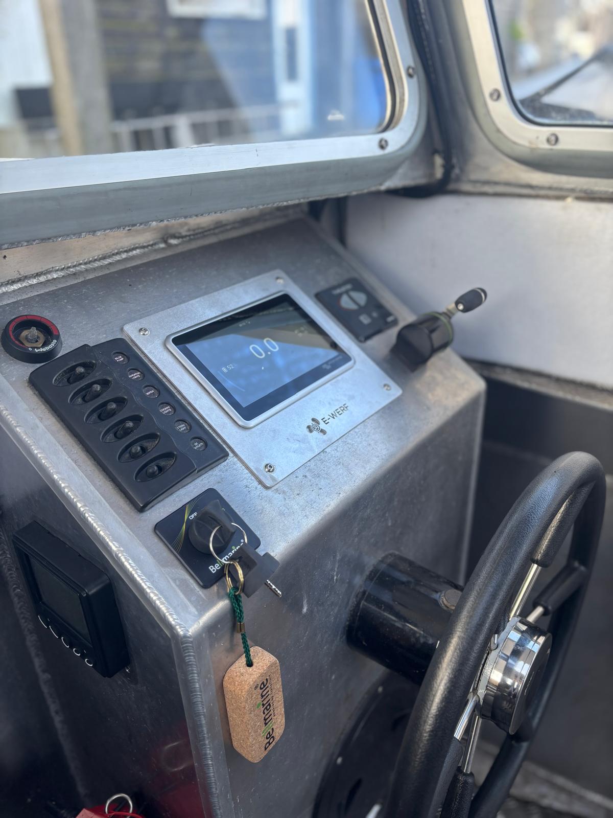 Elektrische werkboot door E-WERF