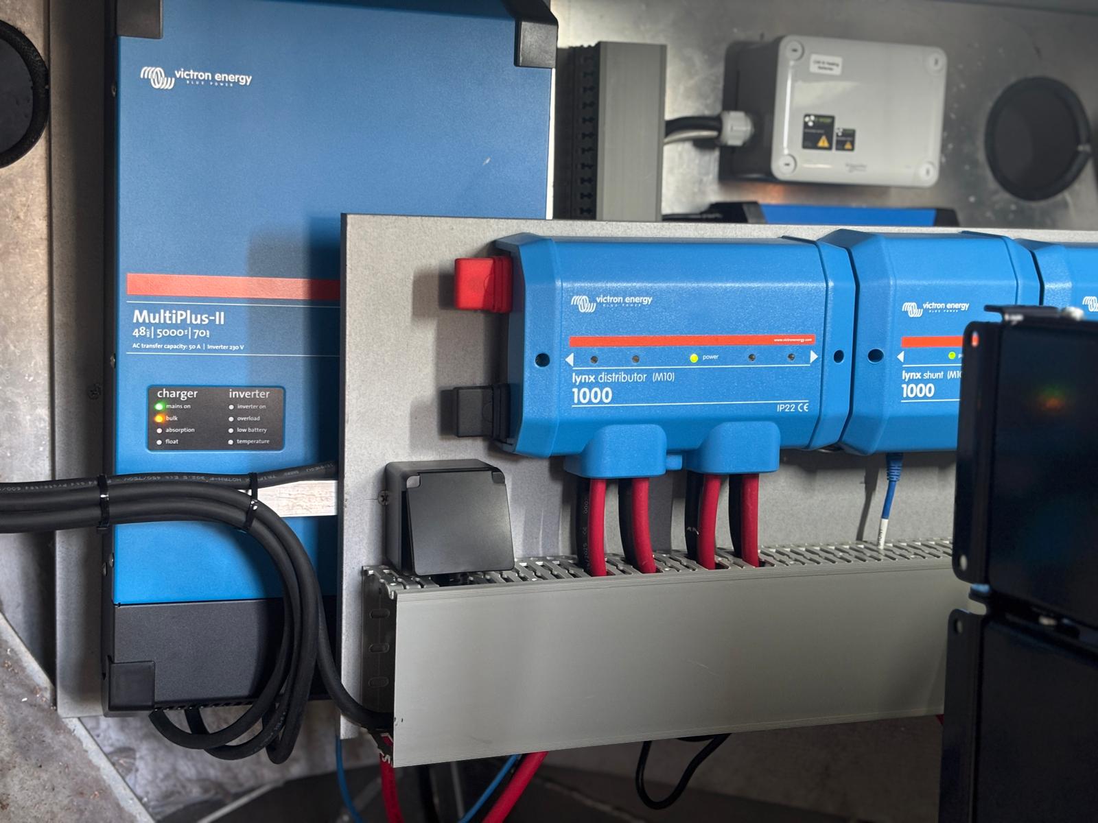 Elektrische werkboot door E-WERF