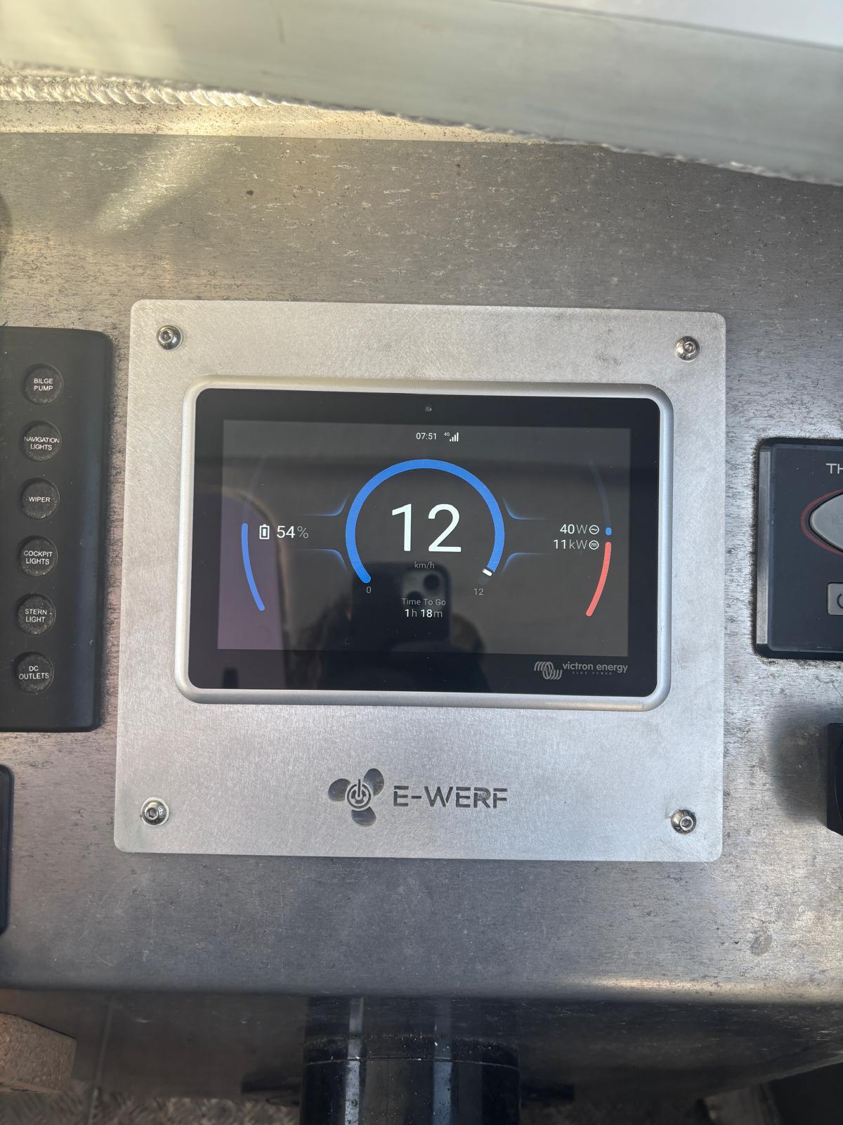 Elektrische werkboot door E-WERF