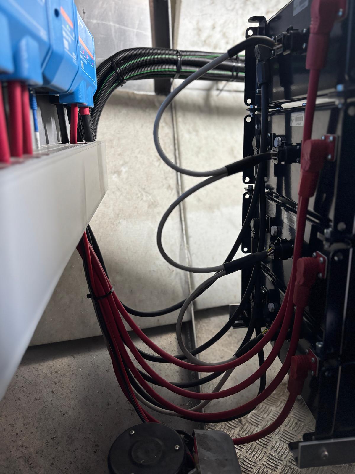 Elektrische werkboot door E-WERF