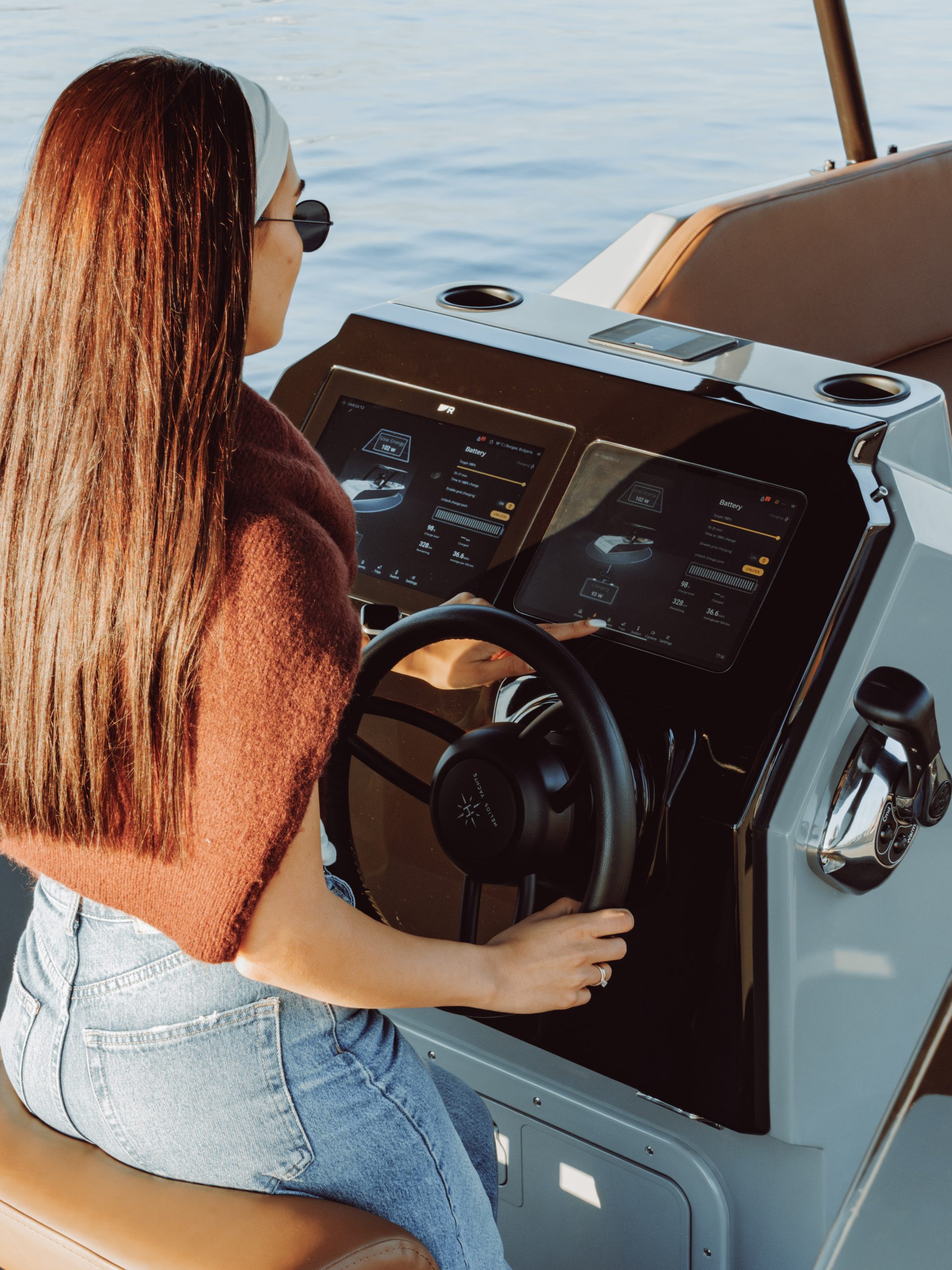 The driver uses the Helios Omega 7.2’s digital dashboard